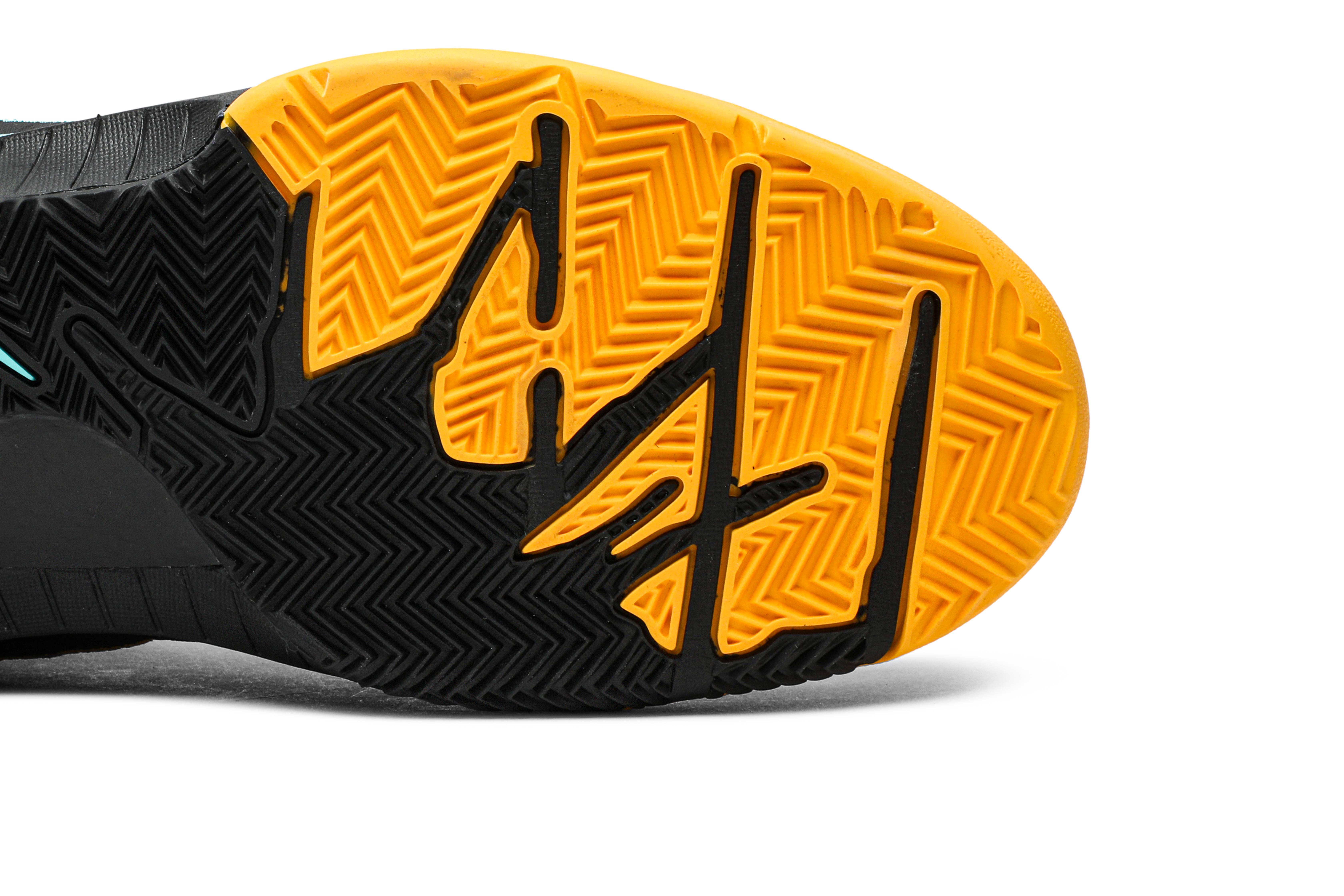 kobe protro snakeskin