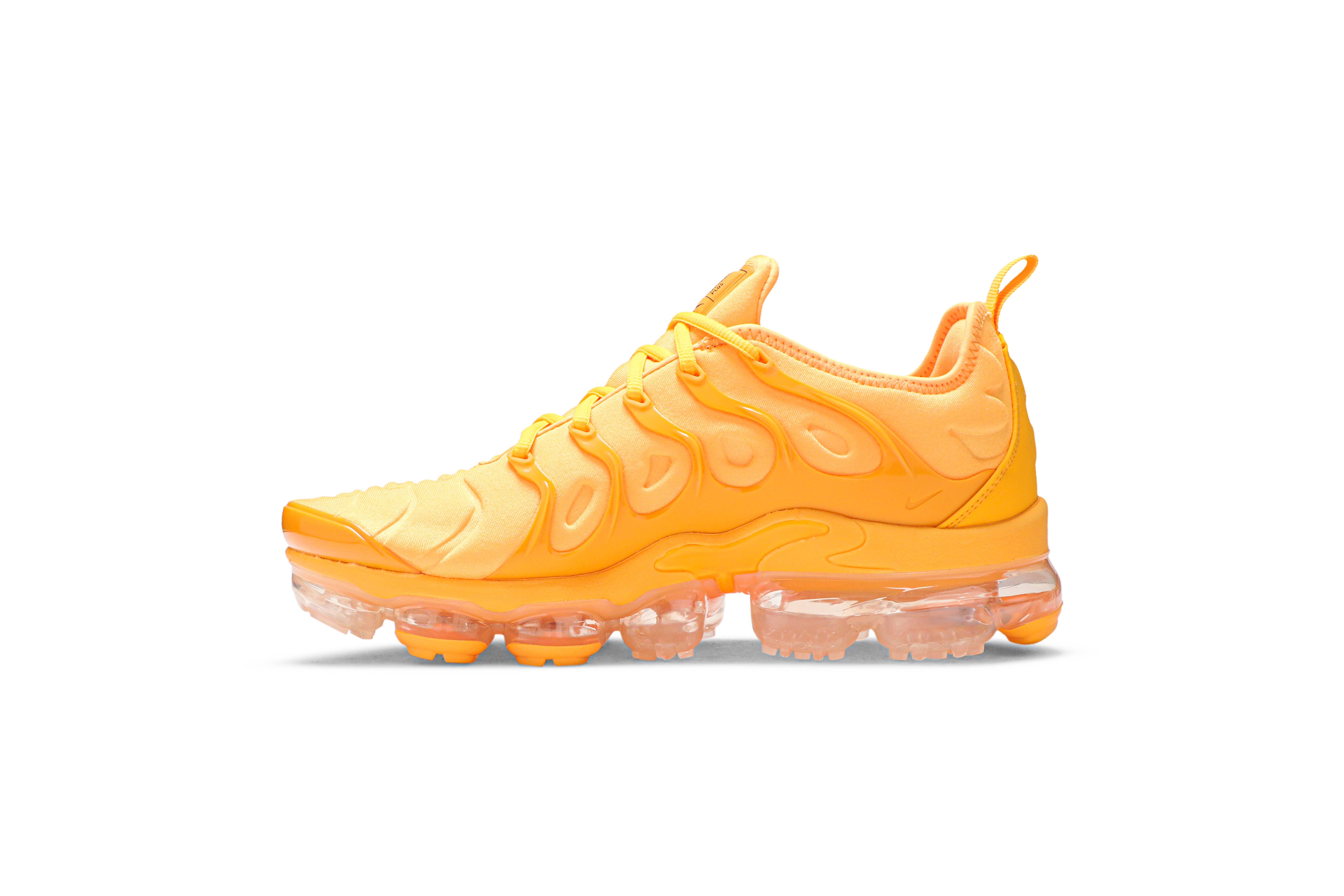 vapormax plus orange