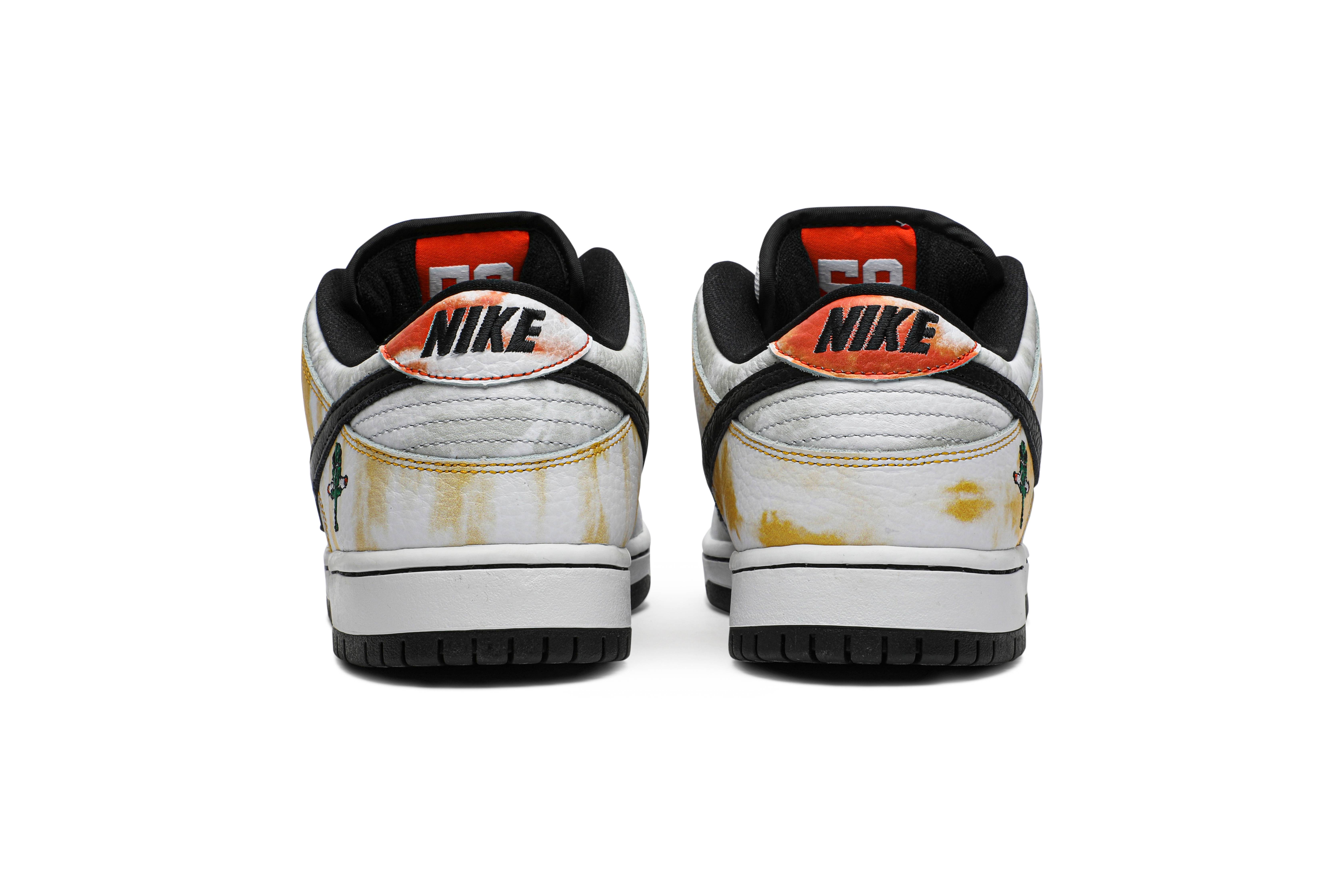 nike dunk raygun white
