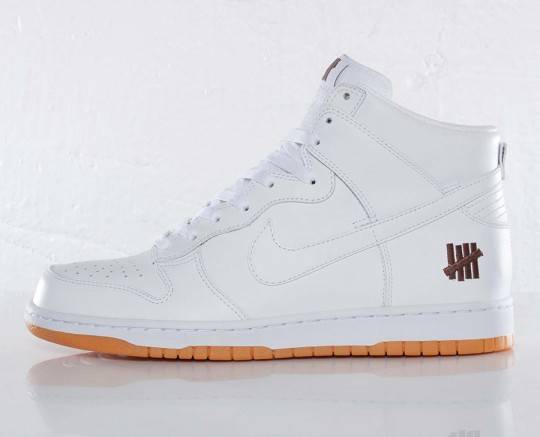 nike dunk undefeated white