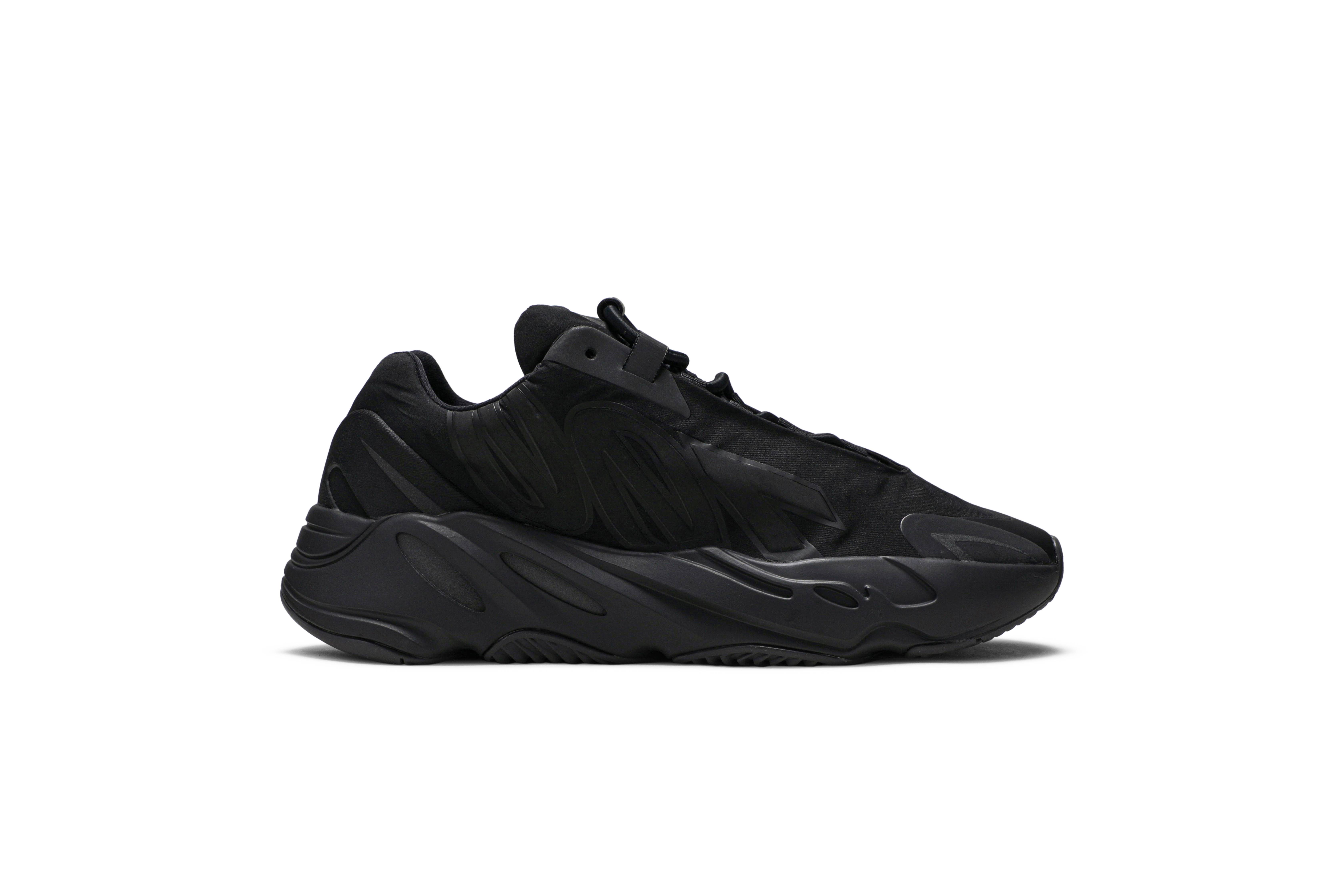 adidas yeezy boost 700 triple black