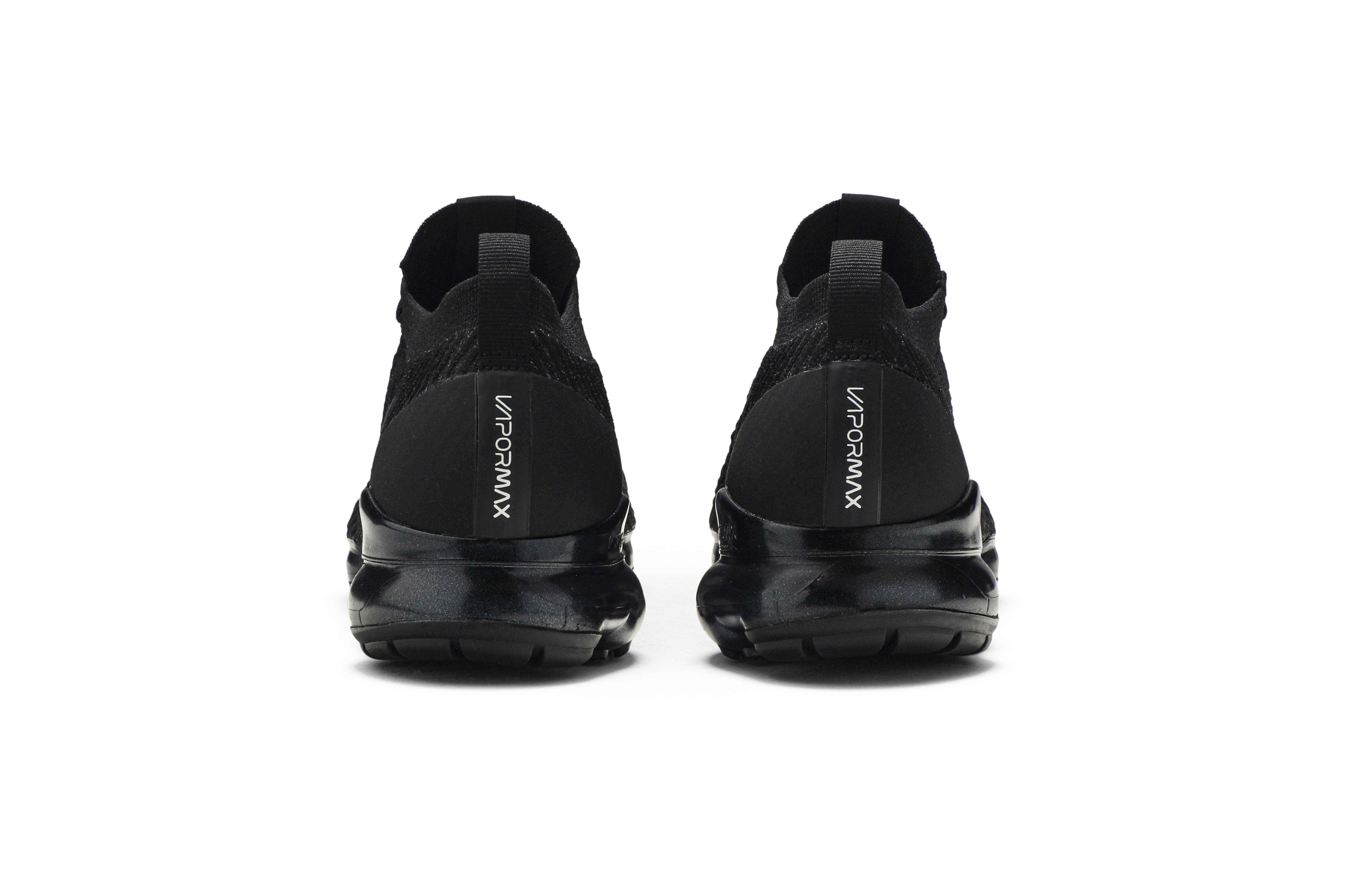 triple black vapormax flyknit 3