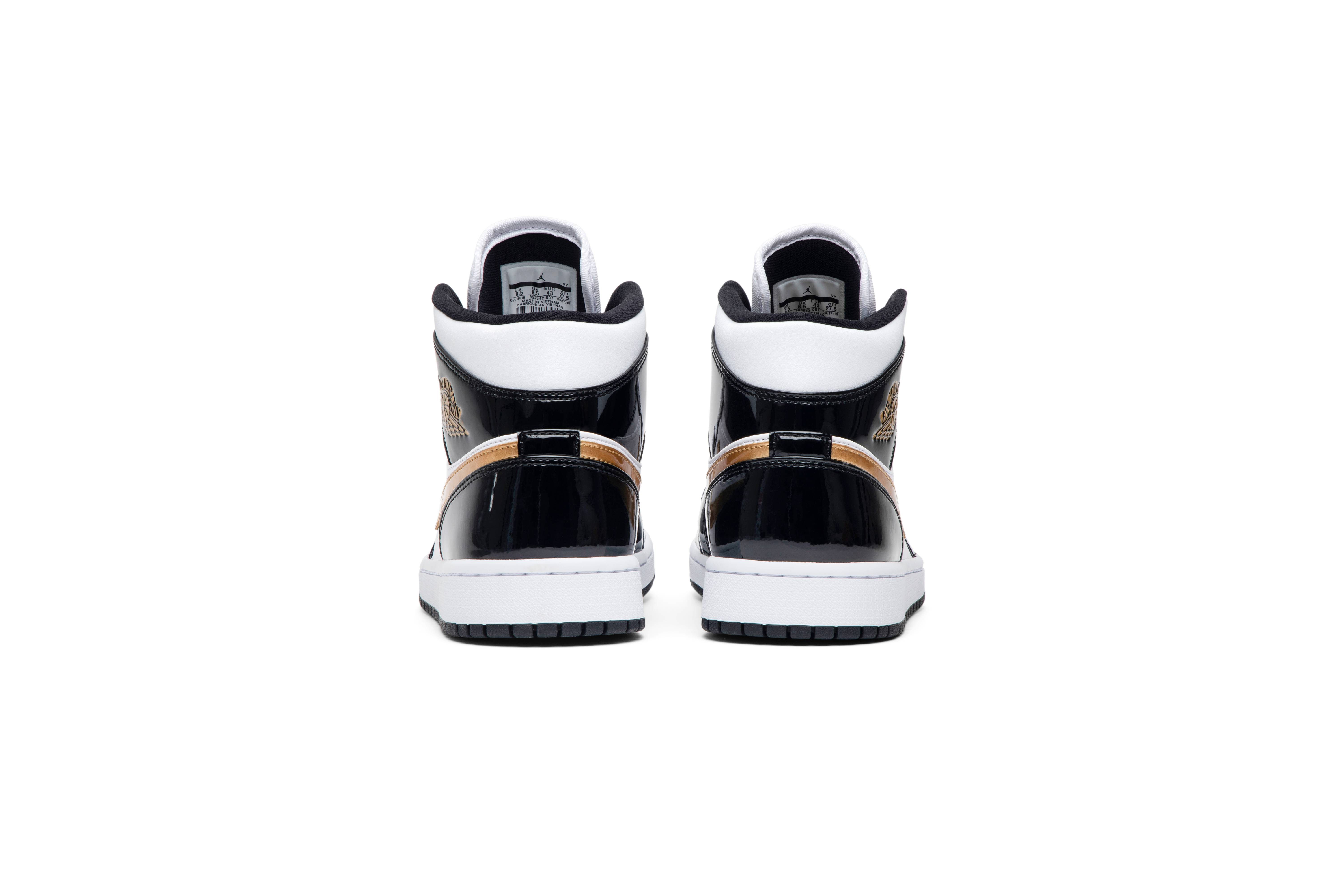 black and gold 15 jordans