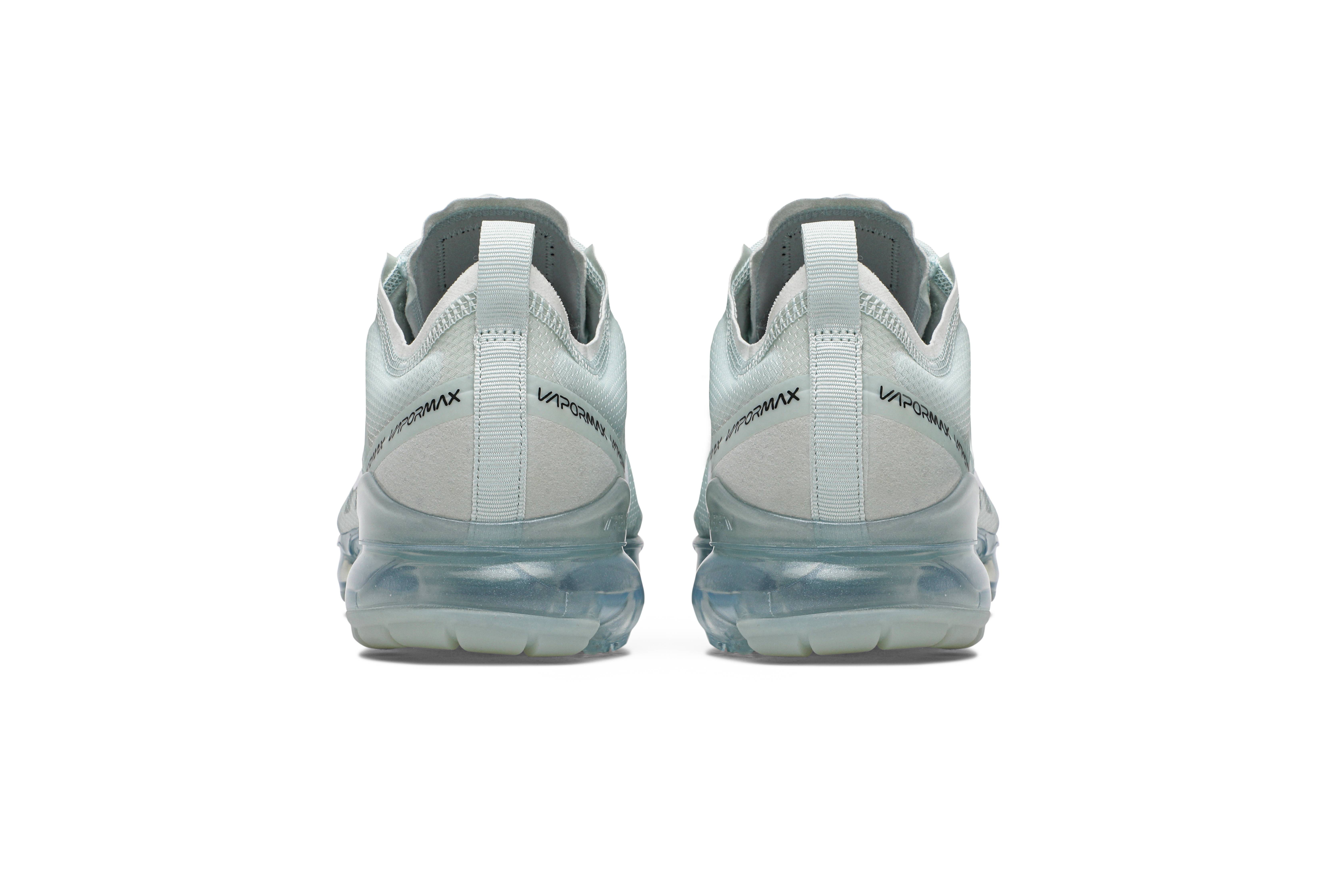 air vapormax barely grey