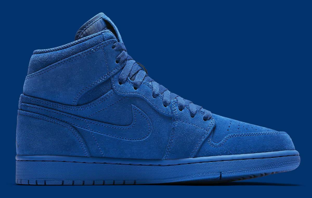 Blue suede перевод. Air Jordan 1 Retro High Blue Suede. Air Jordan 1 Retro High Premium синие. Jordan 1 Blue замша. Air Jordan 1 High замша.