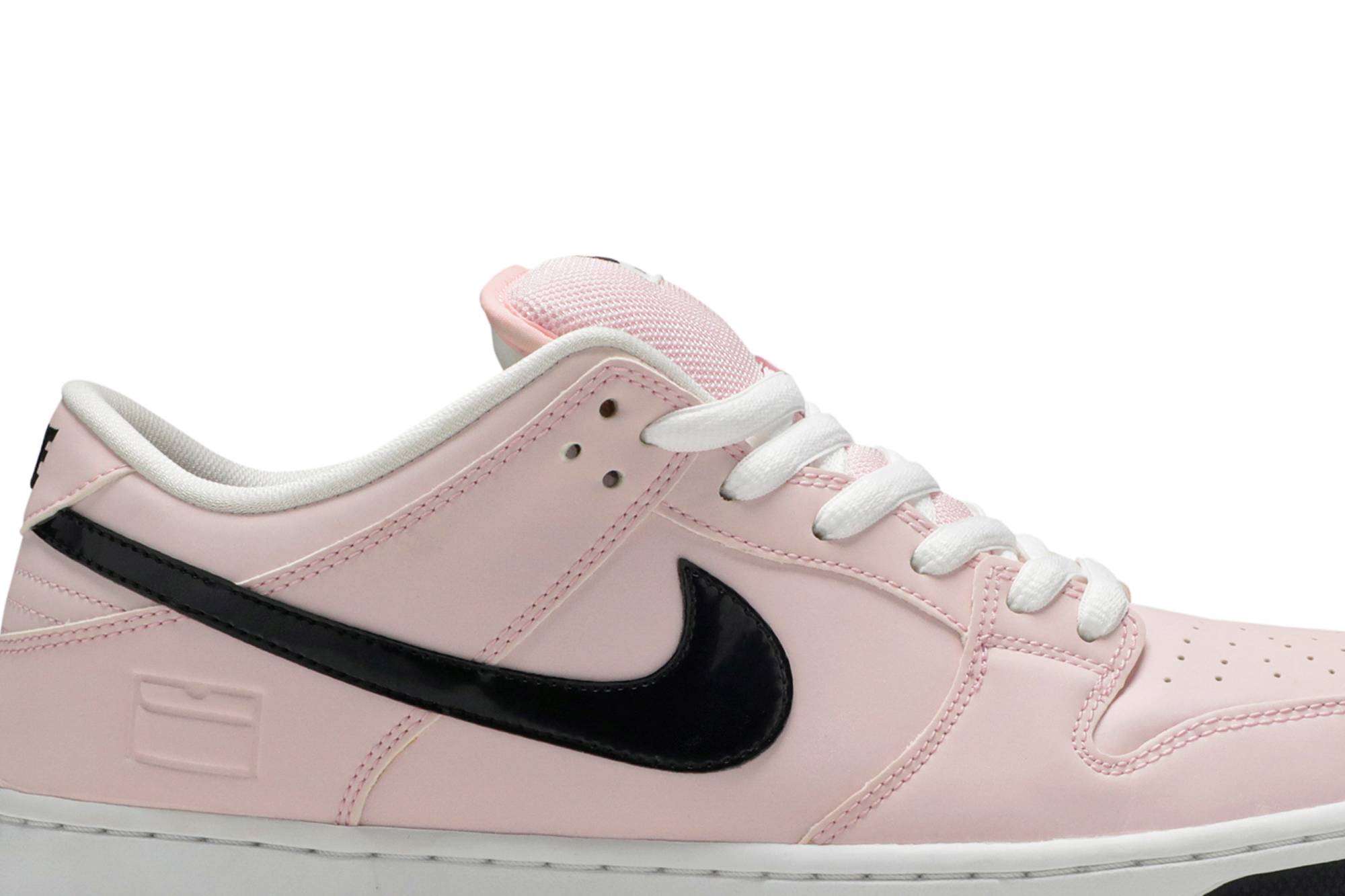 pink box dunks