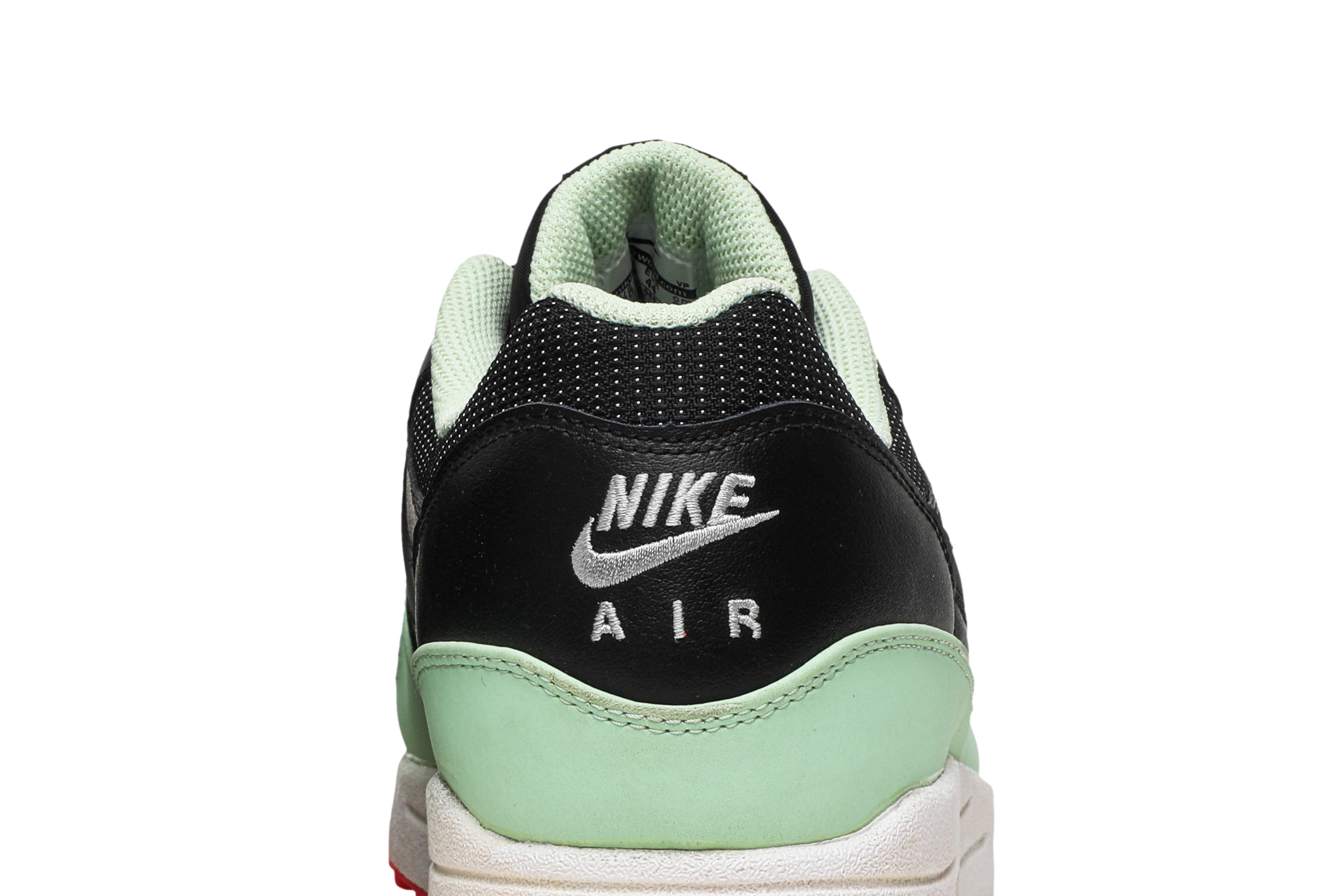 nike air max 1 fb yeezy