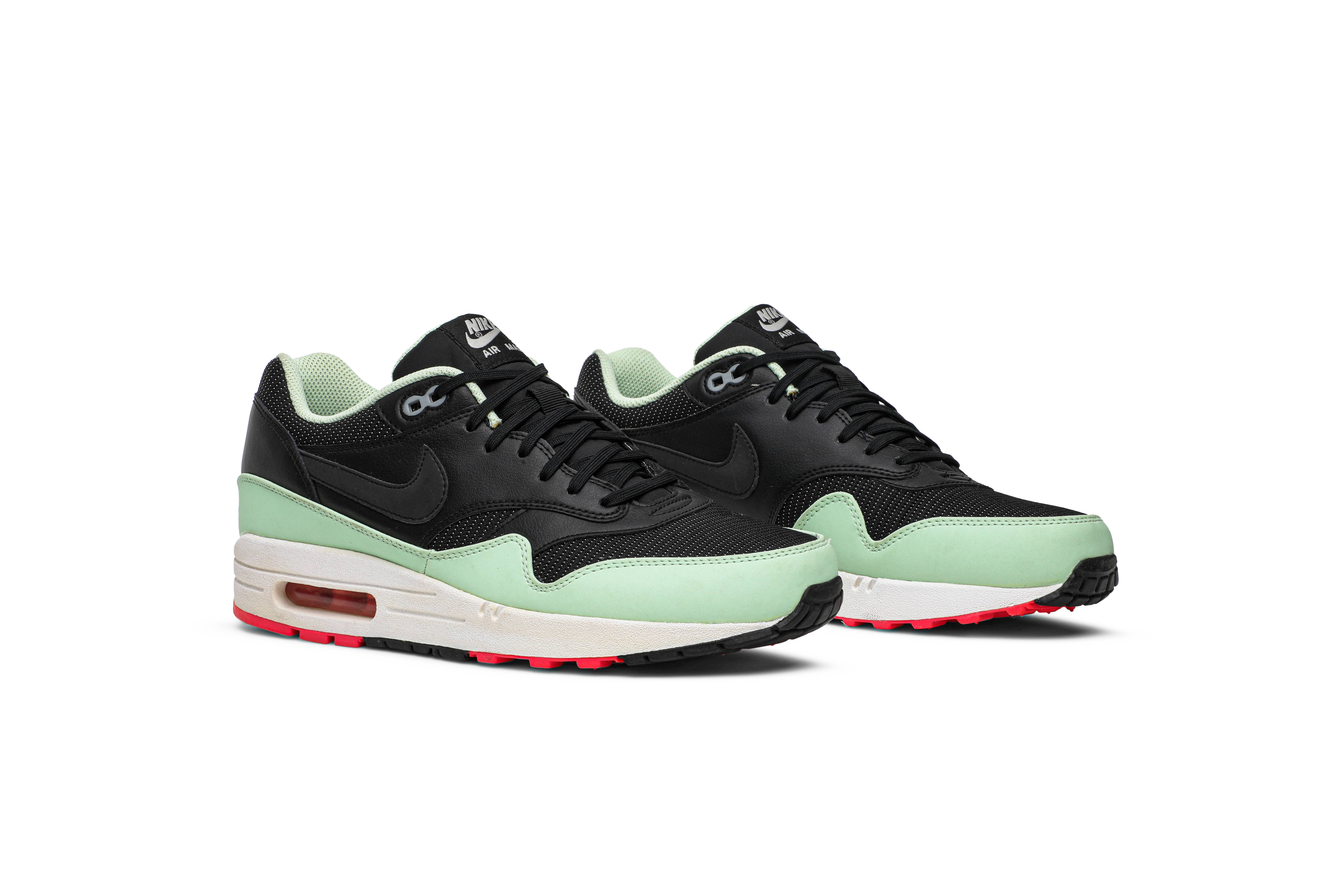 air max 1 fb yeezy