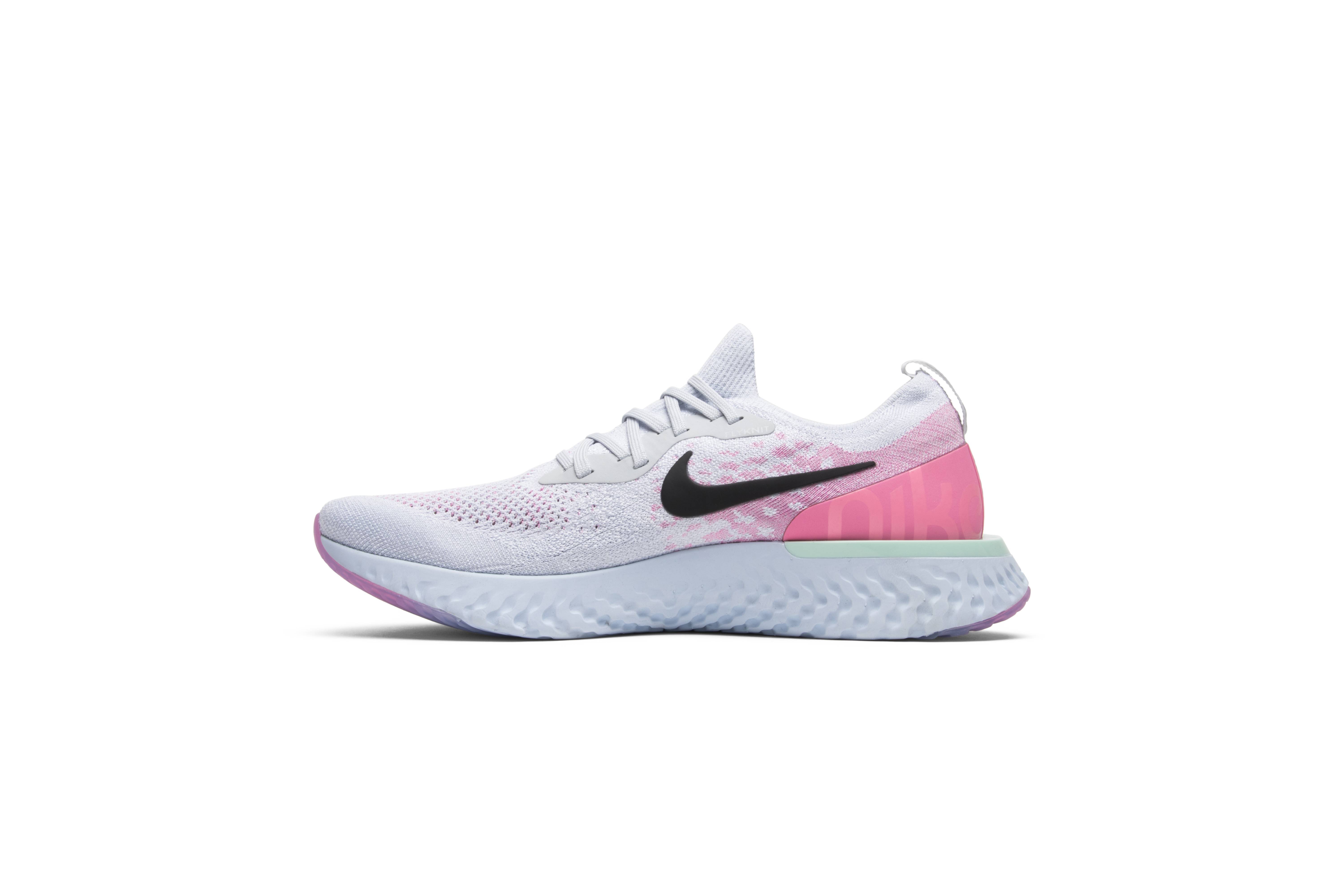 nike epic react flyknit first blush