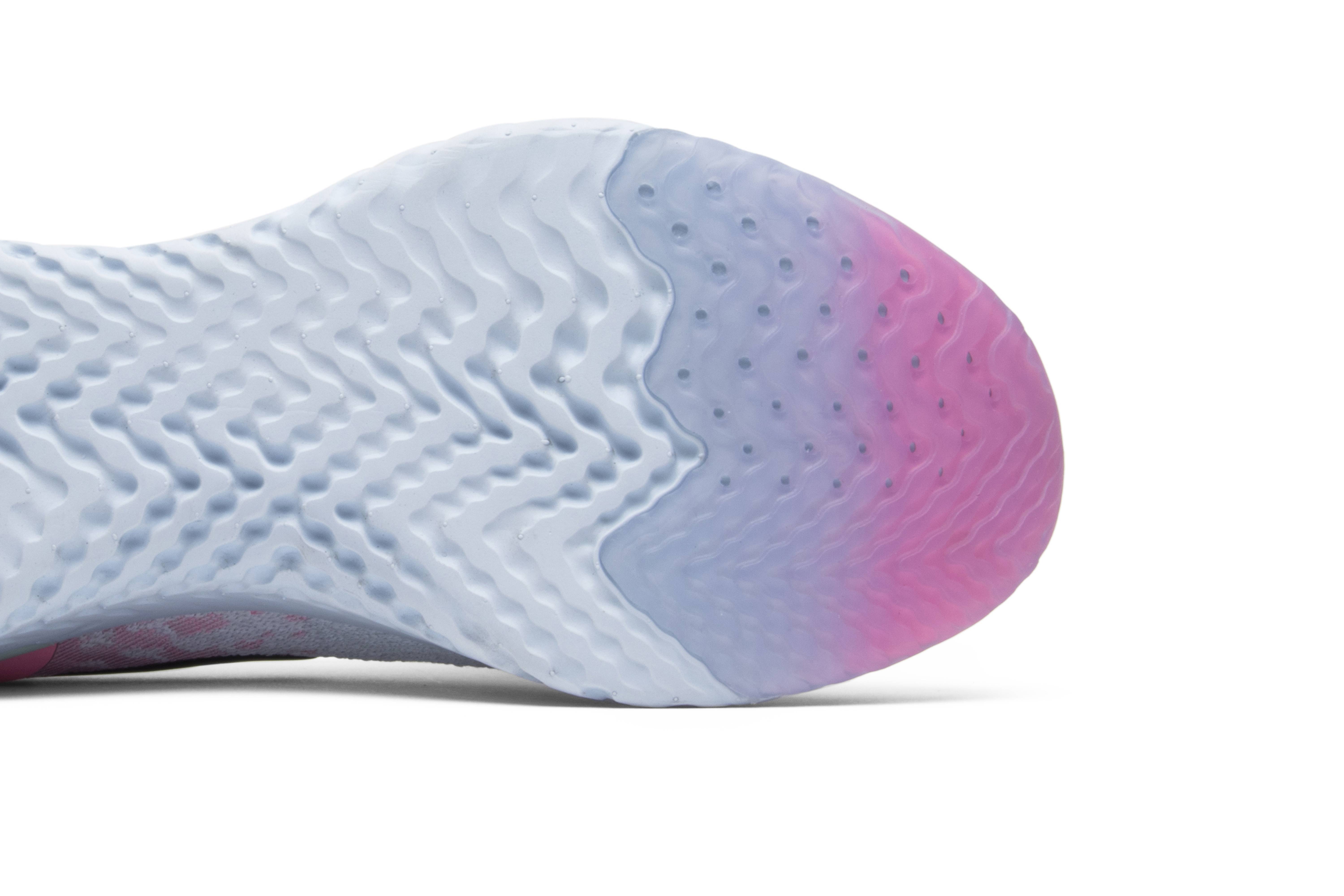 nike epic react flyknit first blush