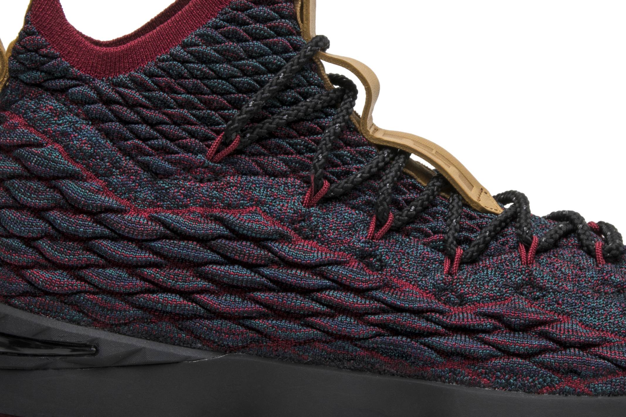 Nike LeBron 15 'New Heights' - 897648 