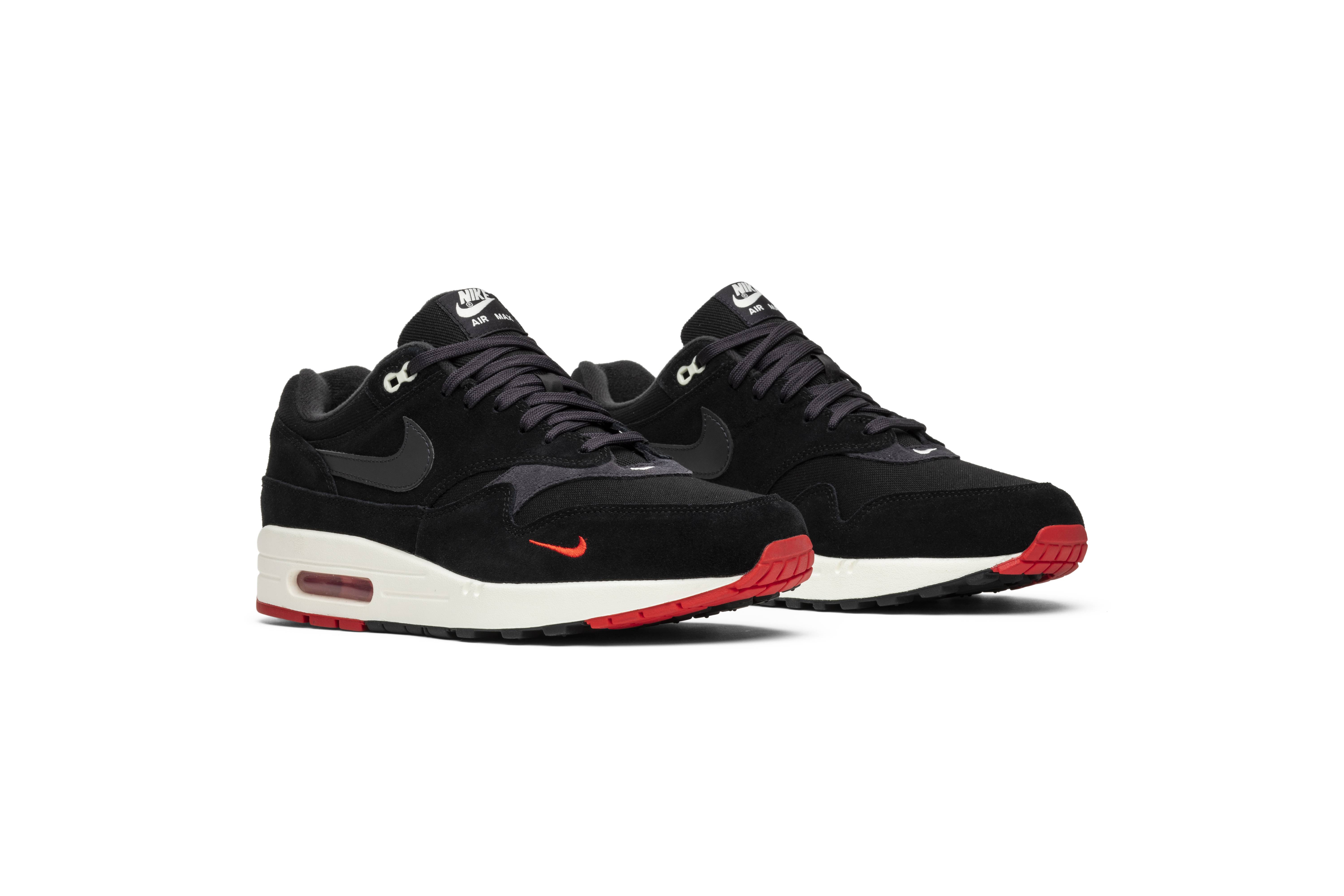 nike air max 1 mini swoosh bred