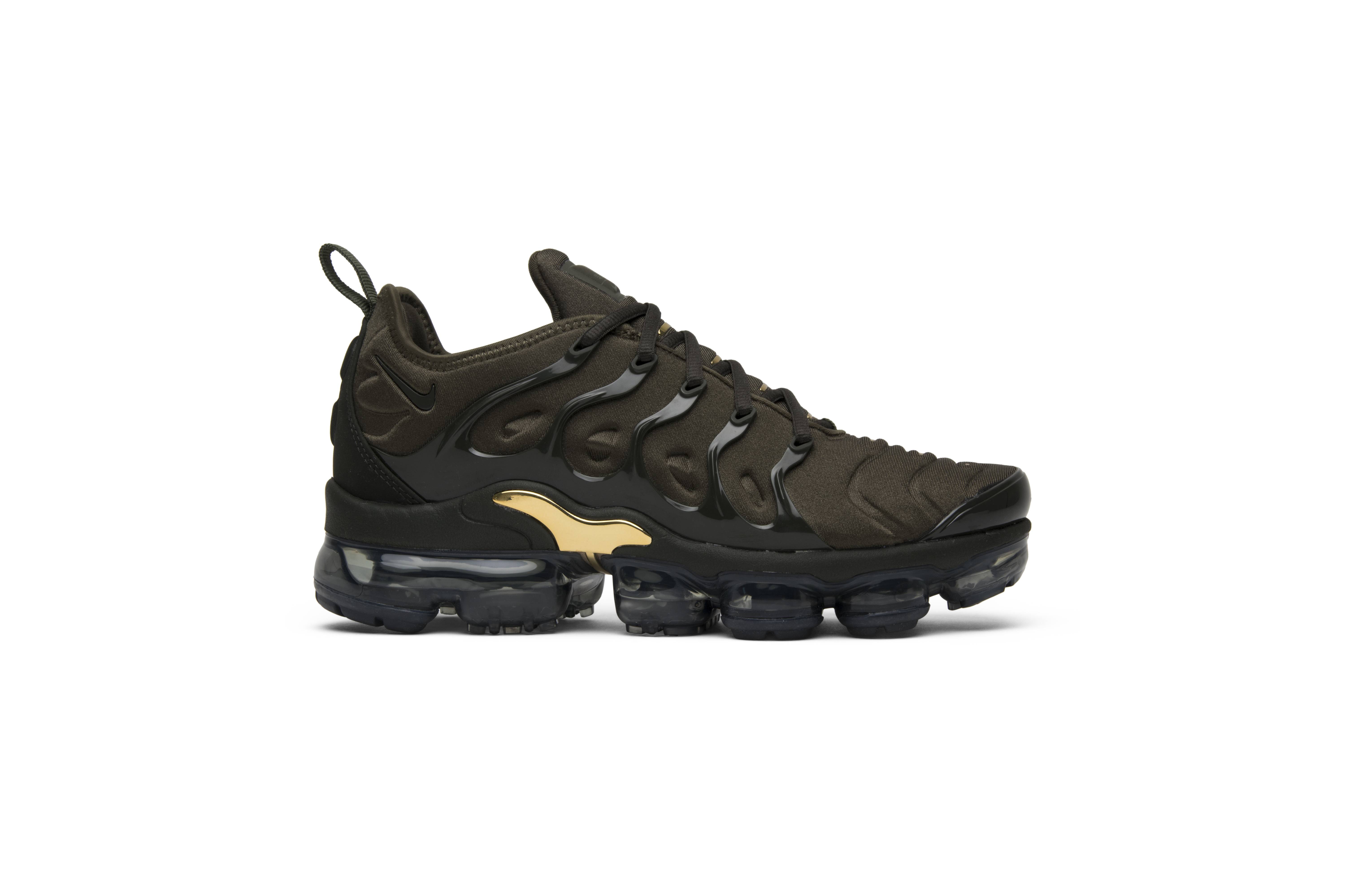 nike vapormax plus black orange crimson