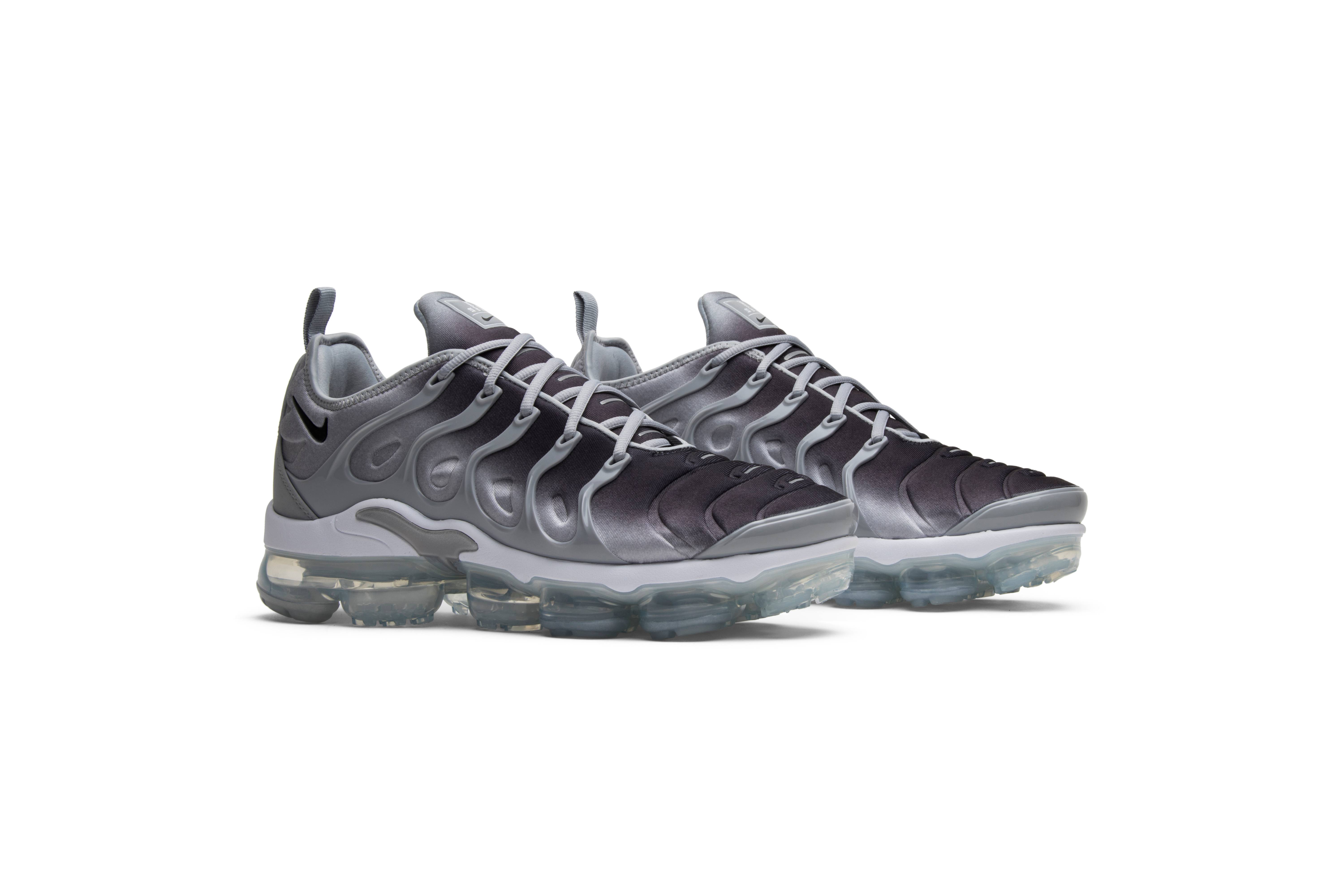 wolf grey black vapormax plus