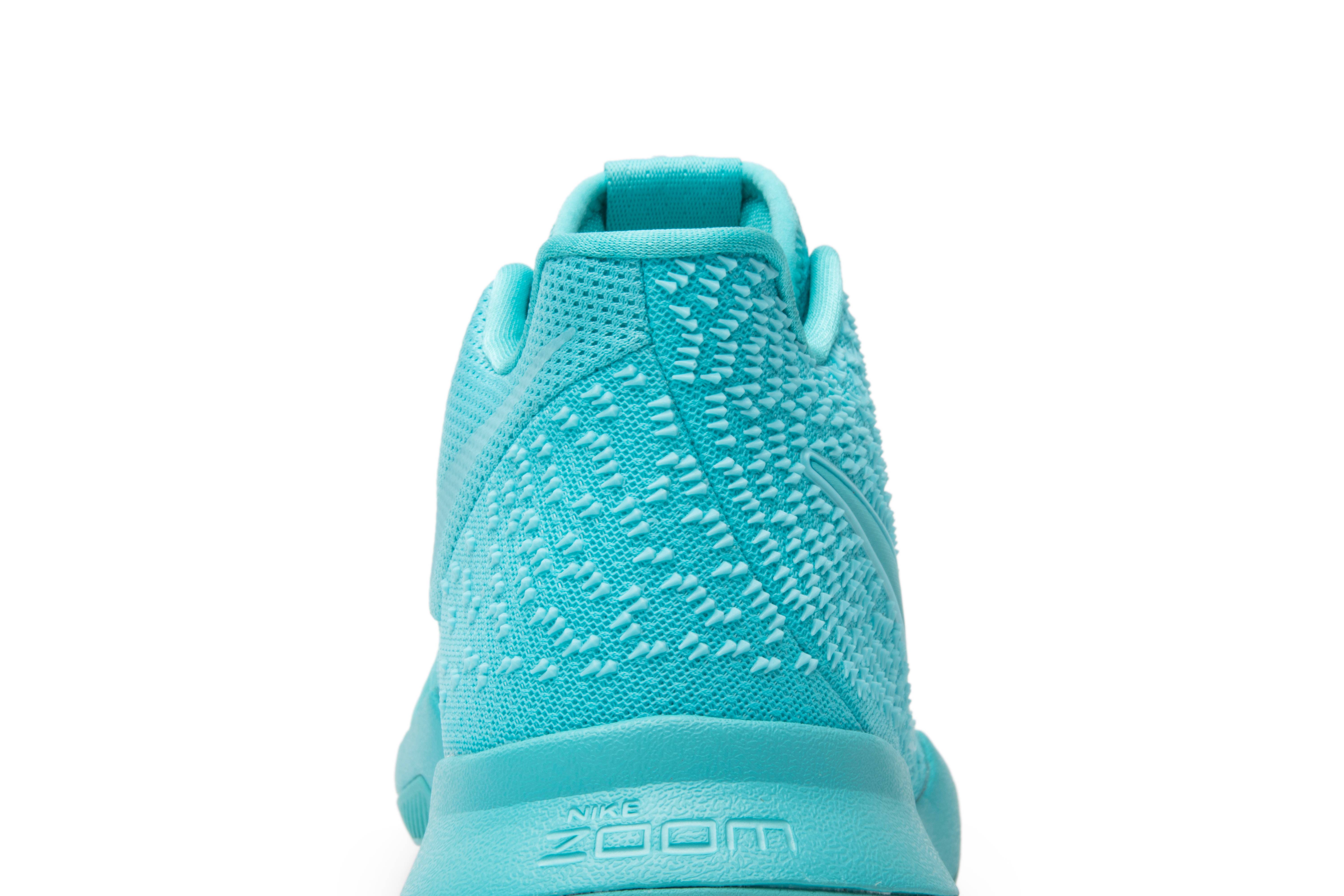 turquoise kyrie 3