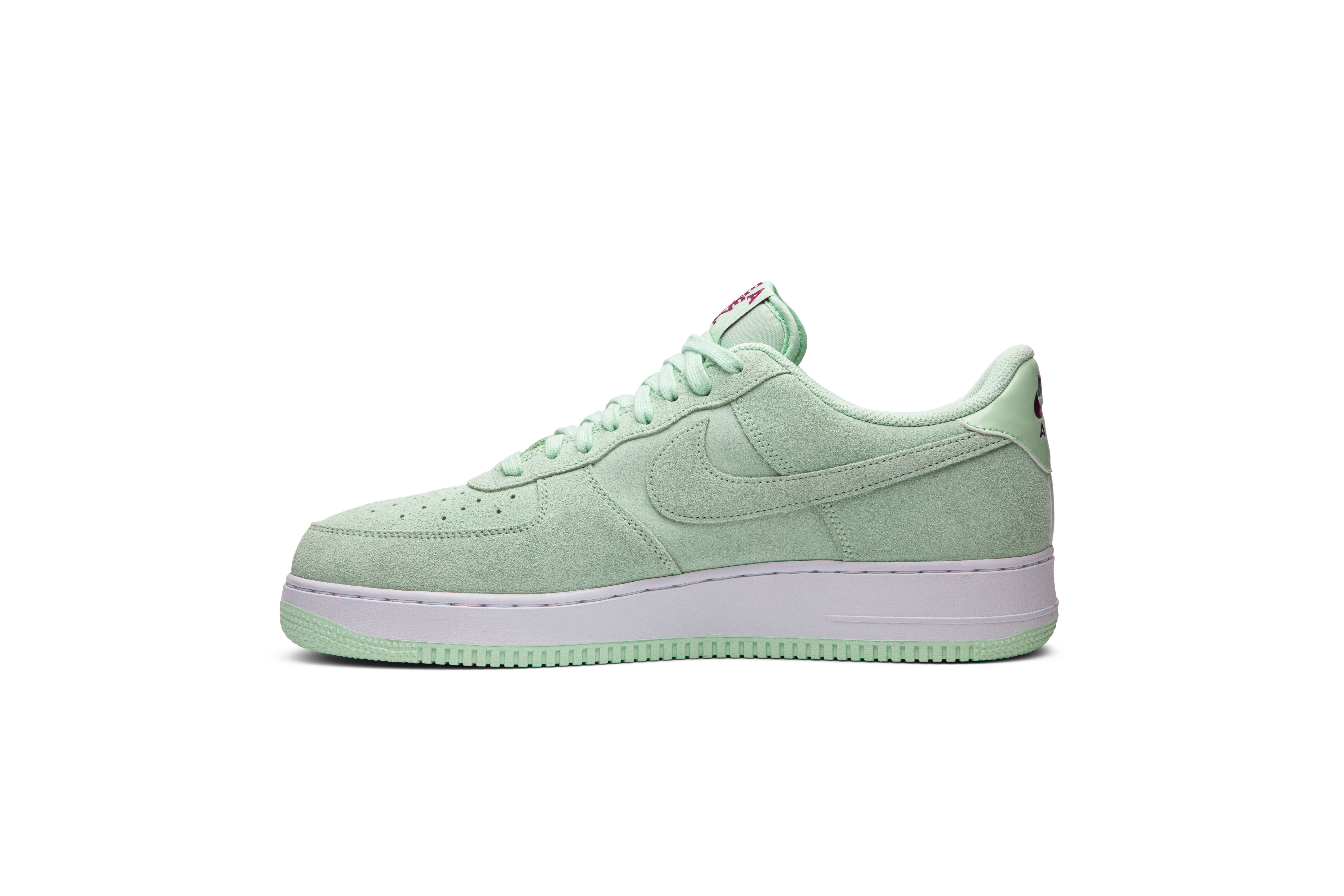 have a nike day mint green