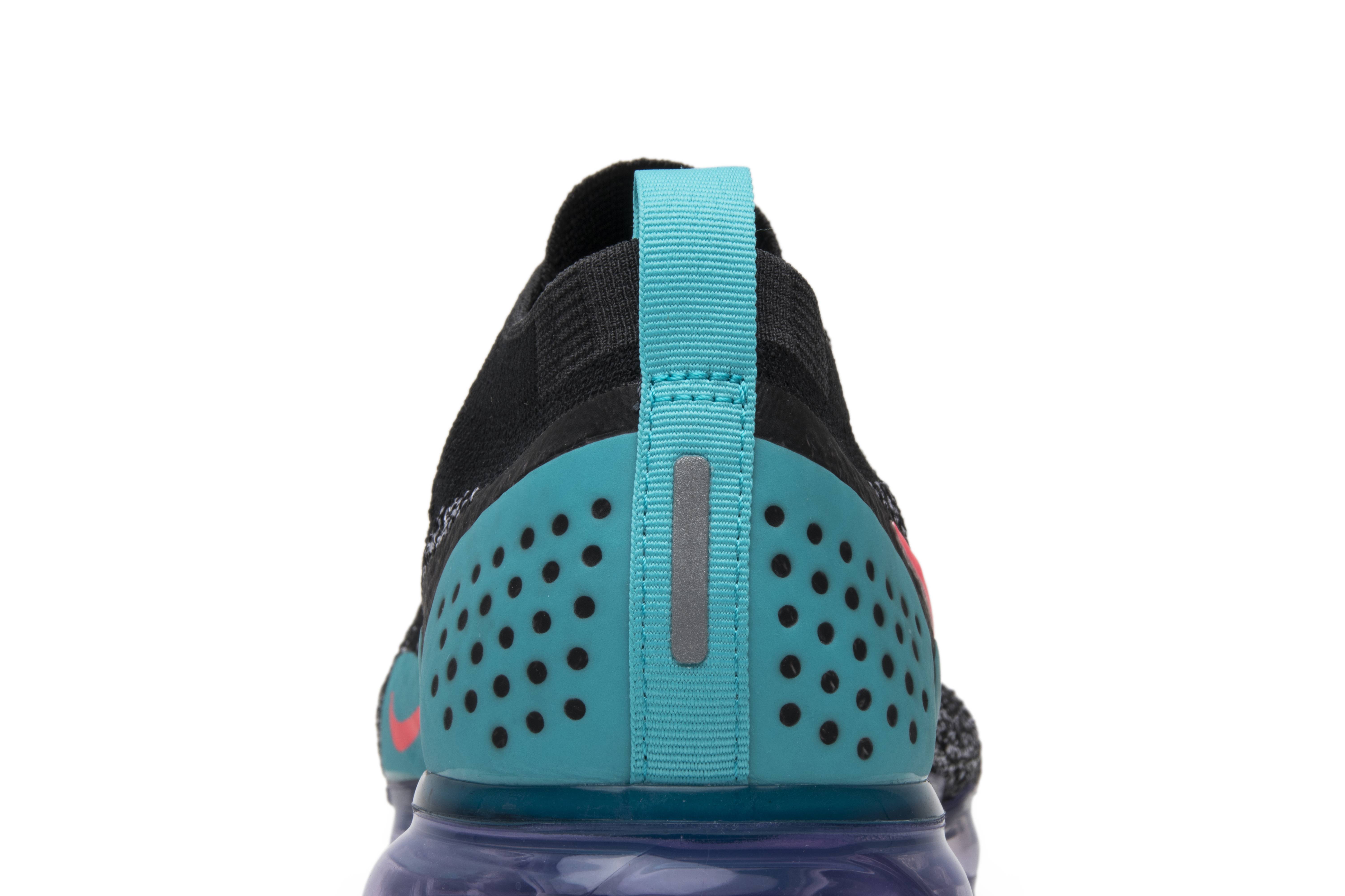 air vapormax 2.0 black hot punch