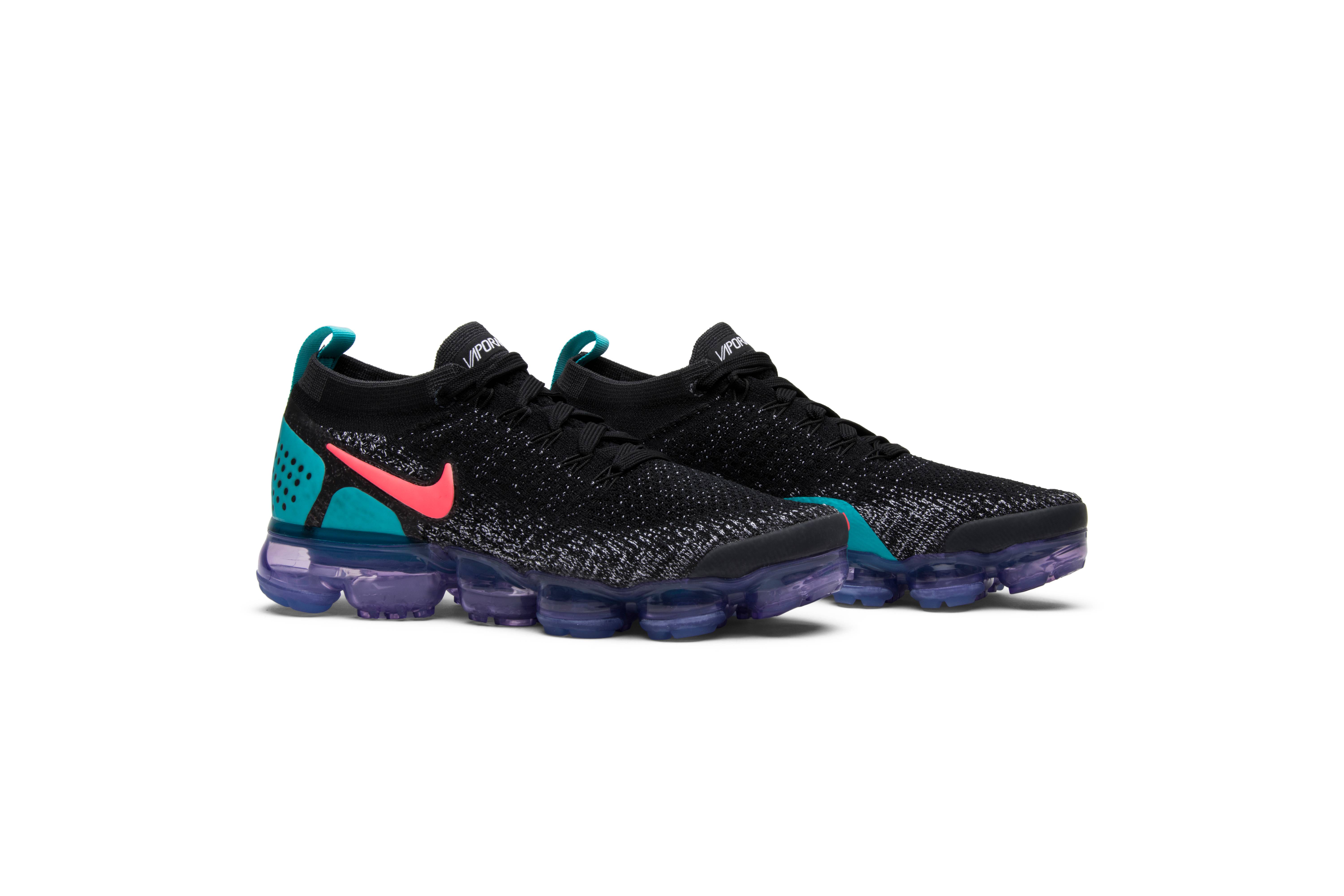 vapormax black and hot pink