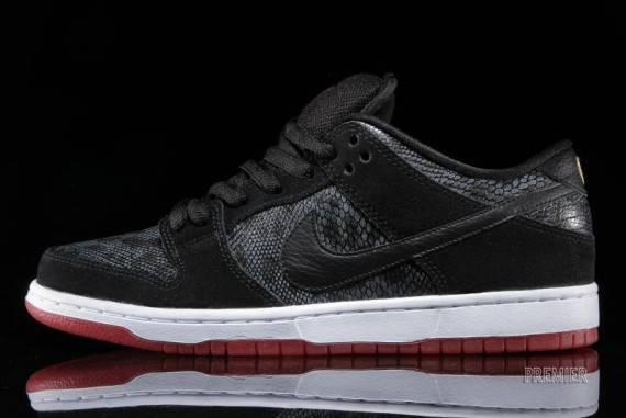 nike sb dunk low snakeskin