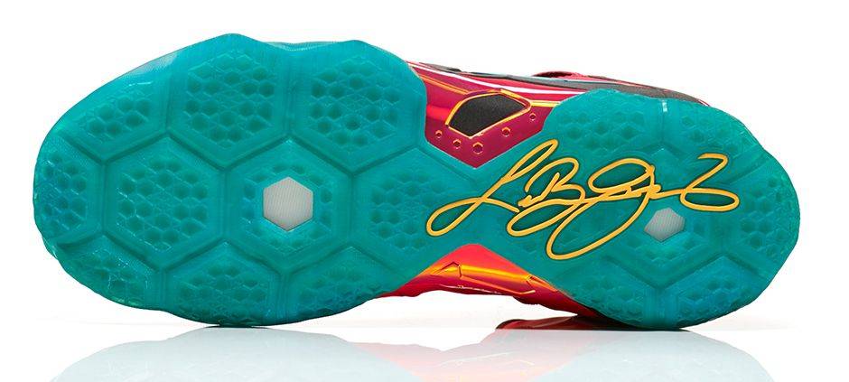 nike lebron elite hero