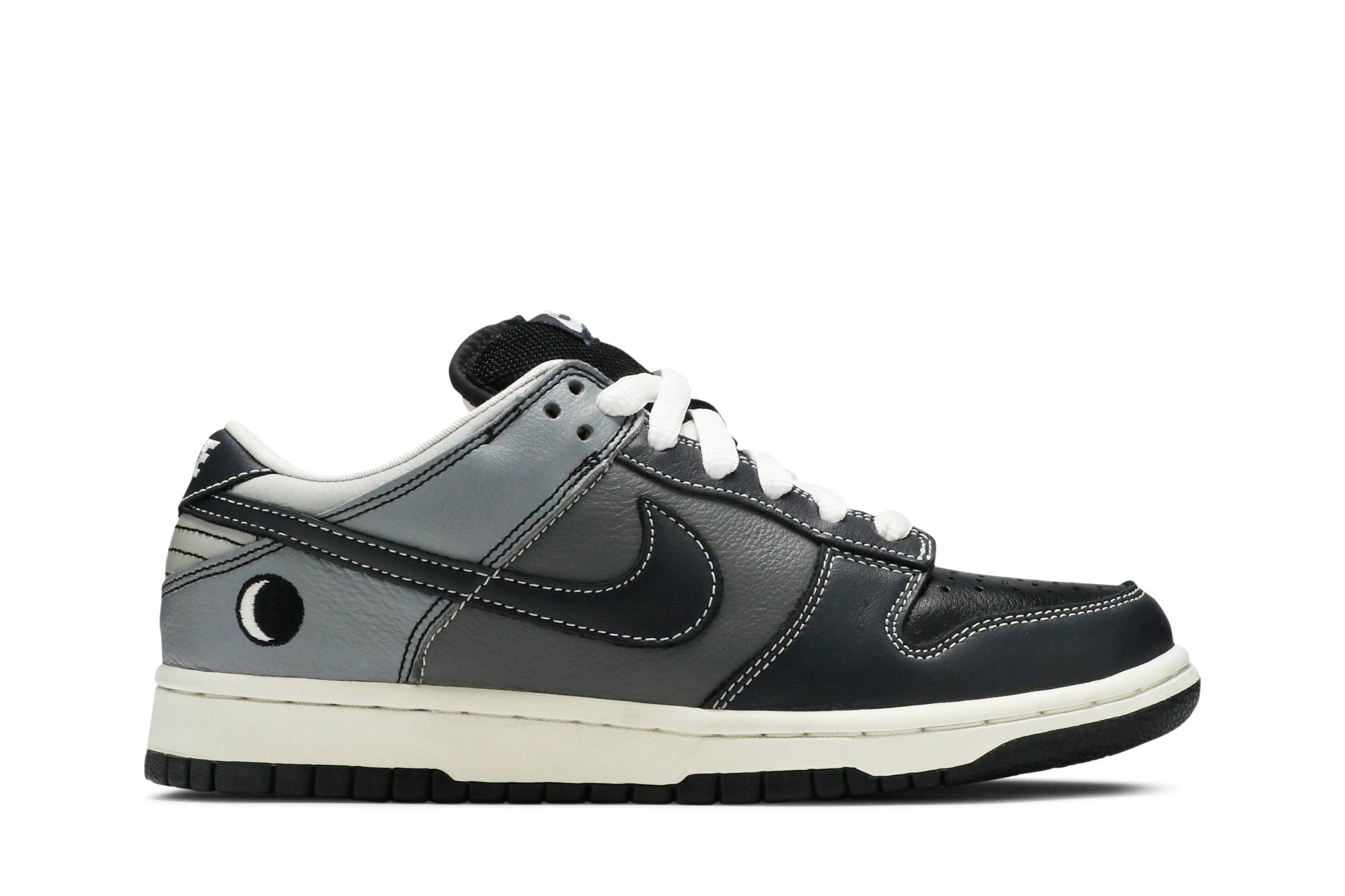 nike sb dunk lunar eclipse