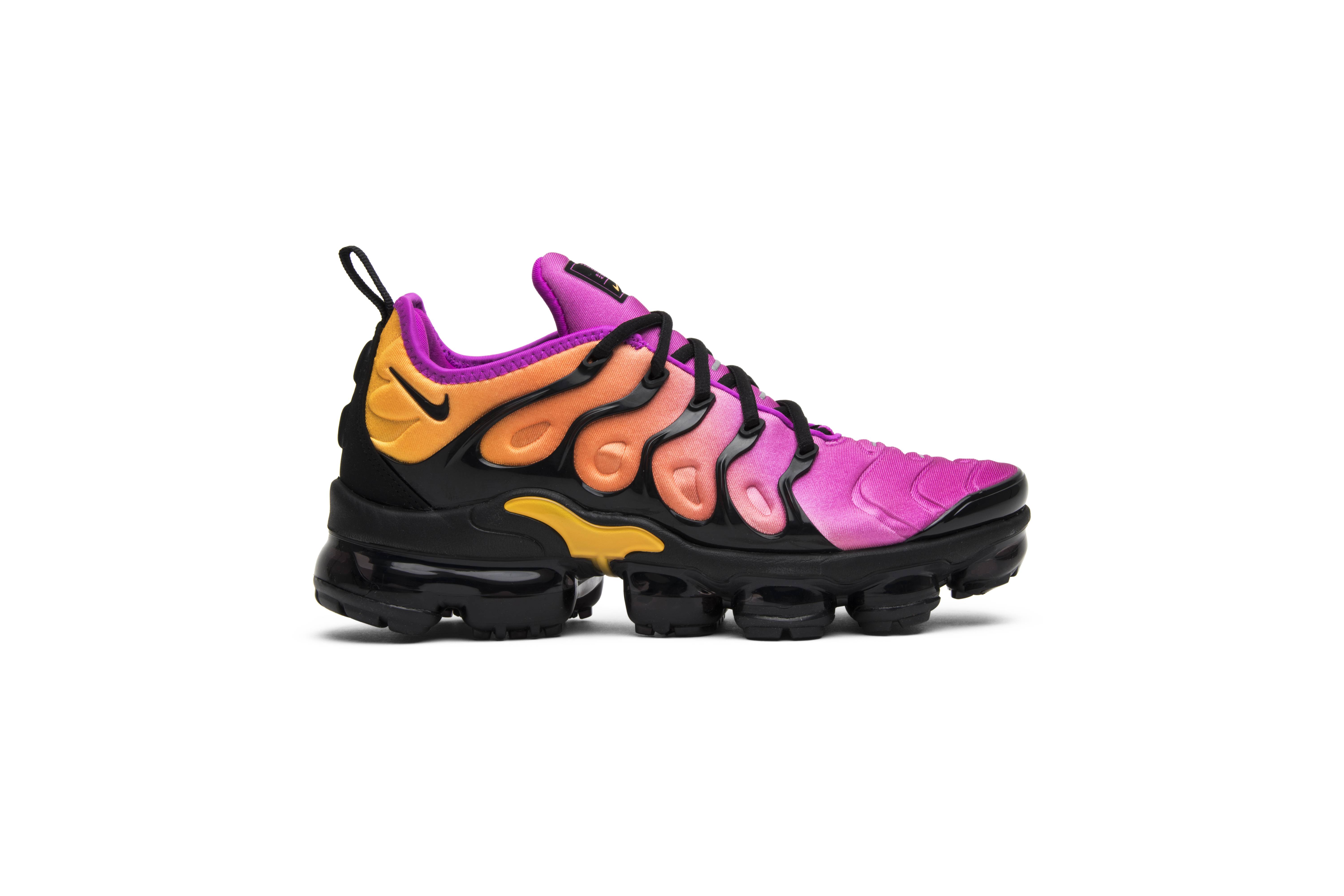 vapormax plus black orange