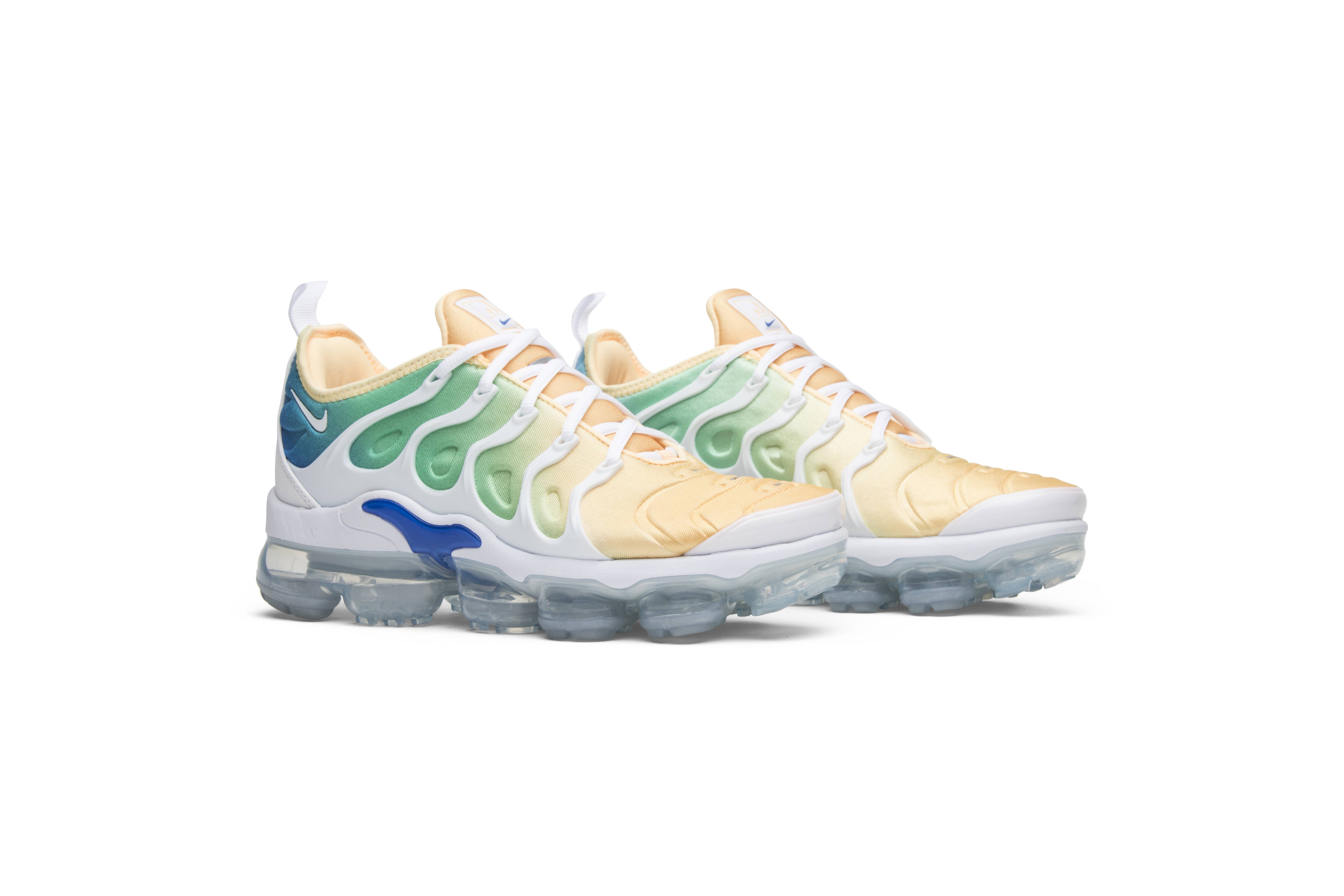 nike womens air vapormax plus light menta