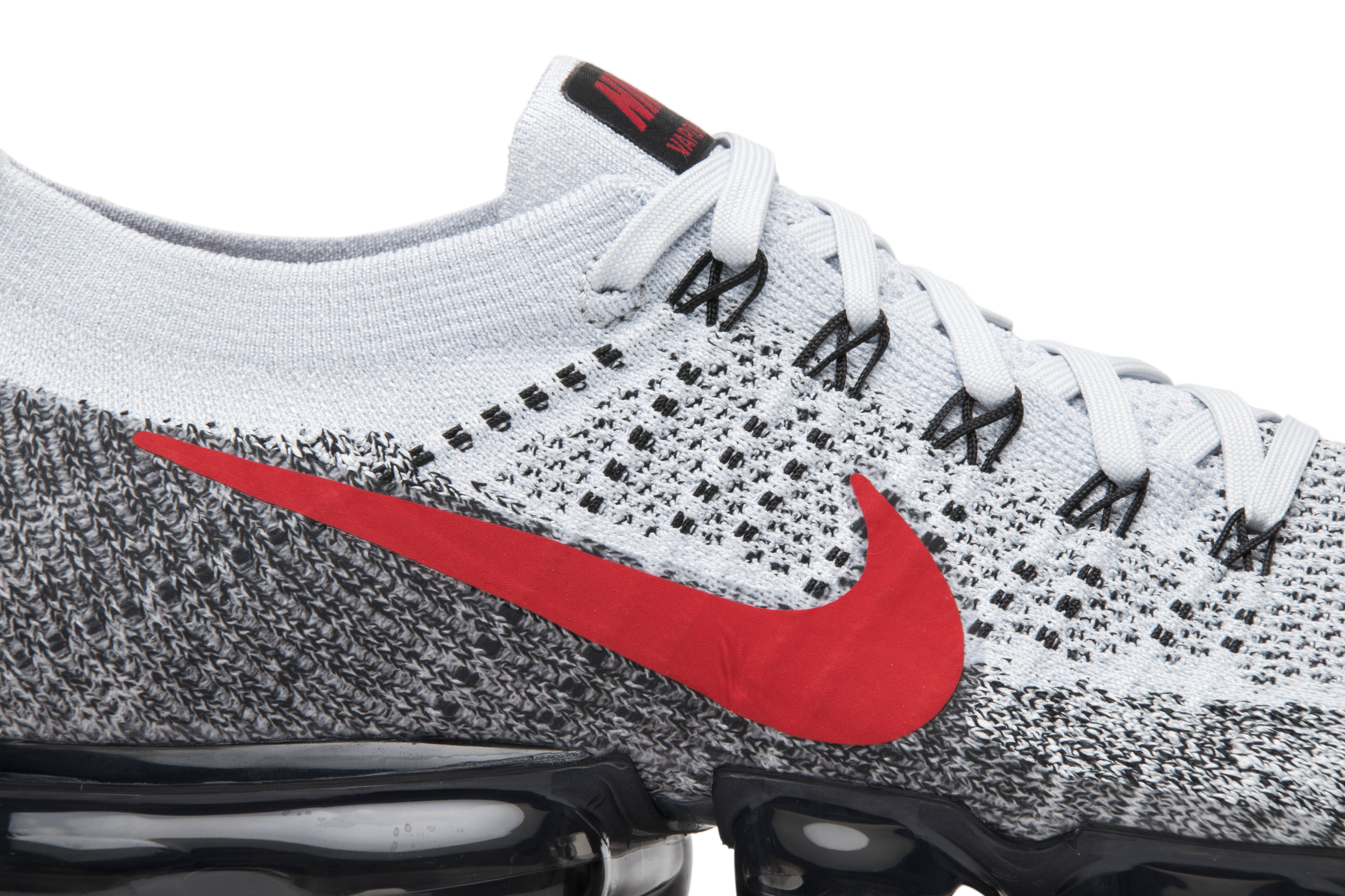 vapormax platinum red black