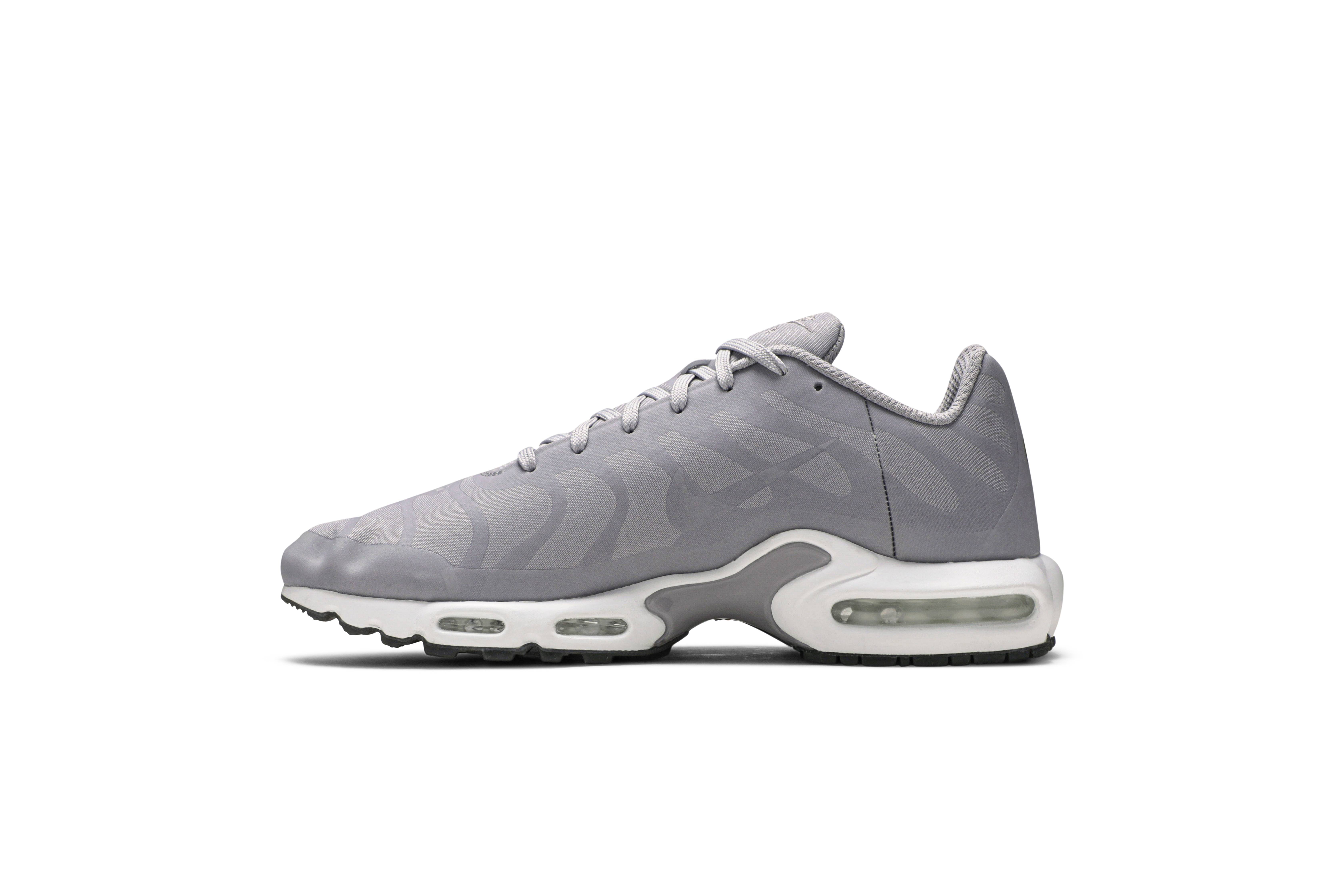 Nike Air Max Plus Big Logo Wolf Grey 