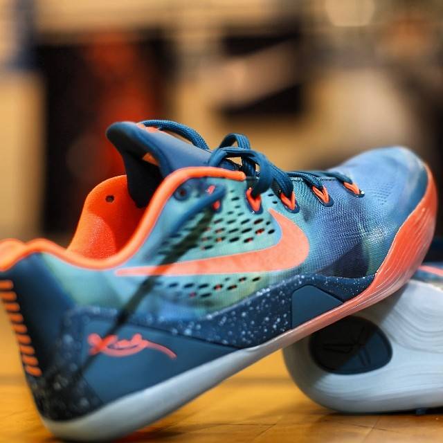 kobe 9 peach jam