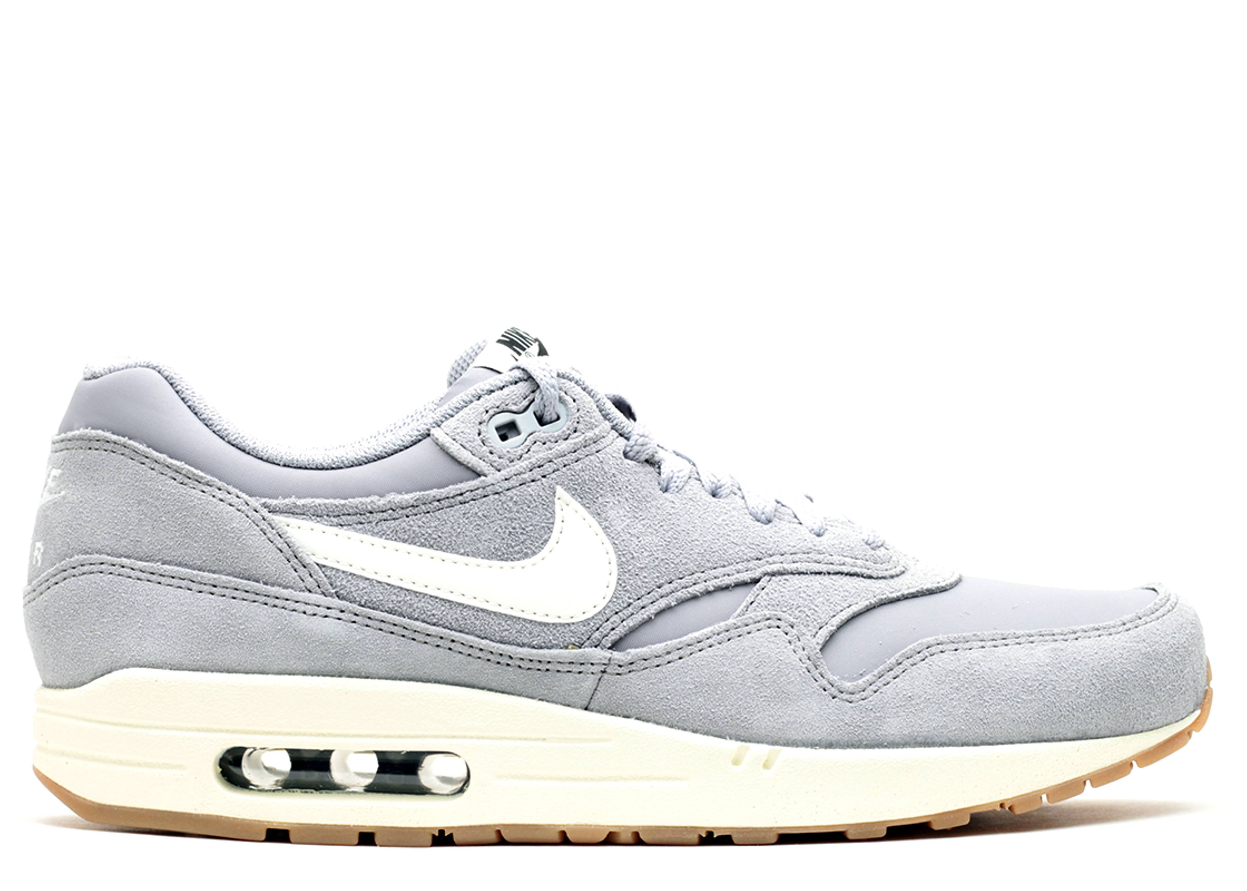 silver nike air max 1