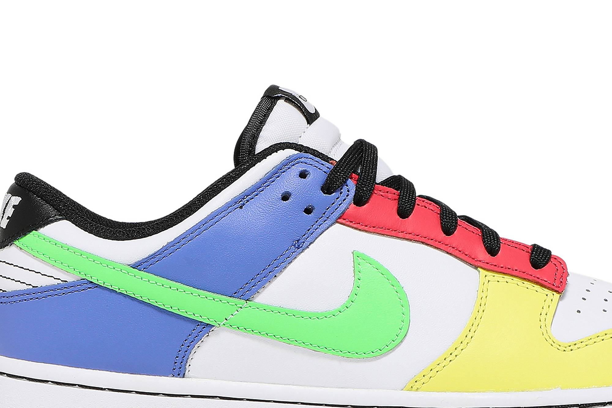 nike dunk low green strike