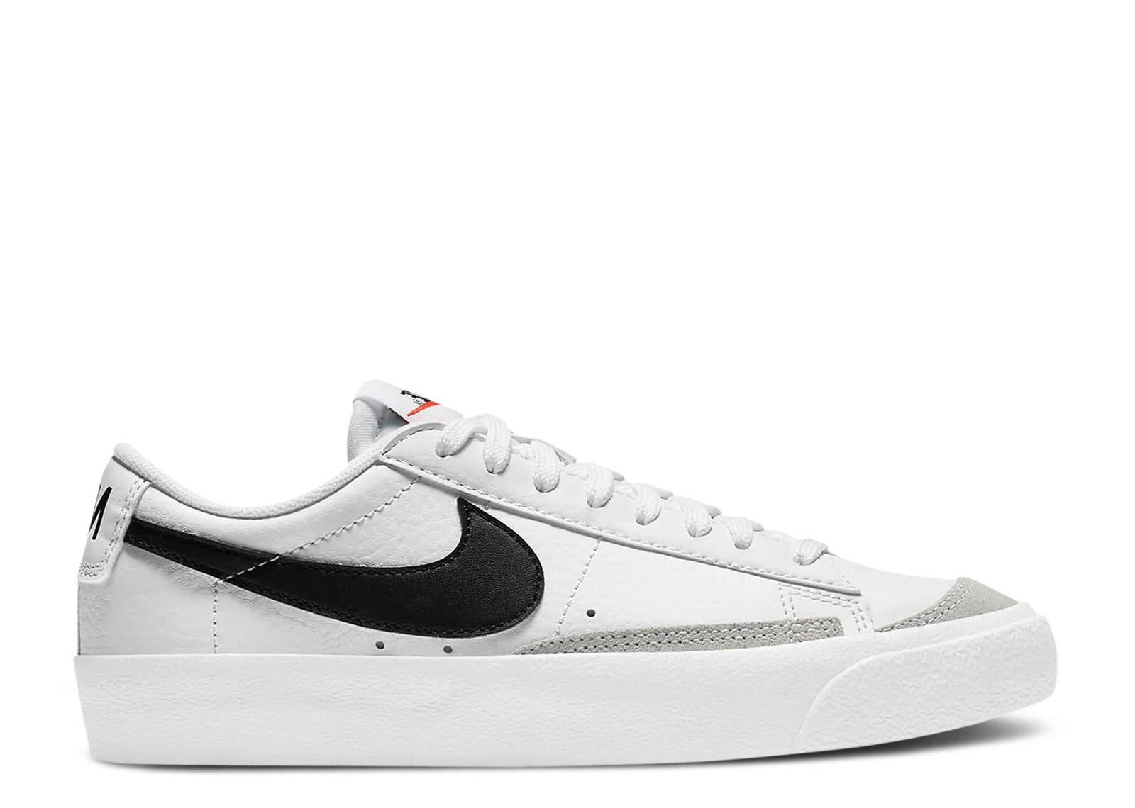 nike blazer low top black