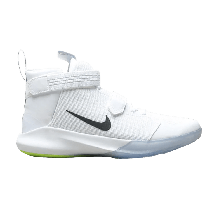 nike precision flyease 4e