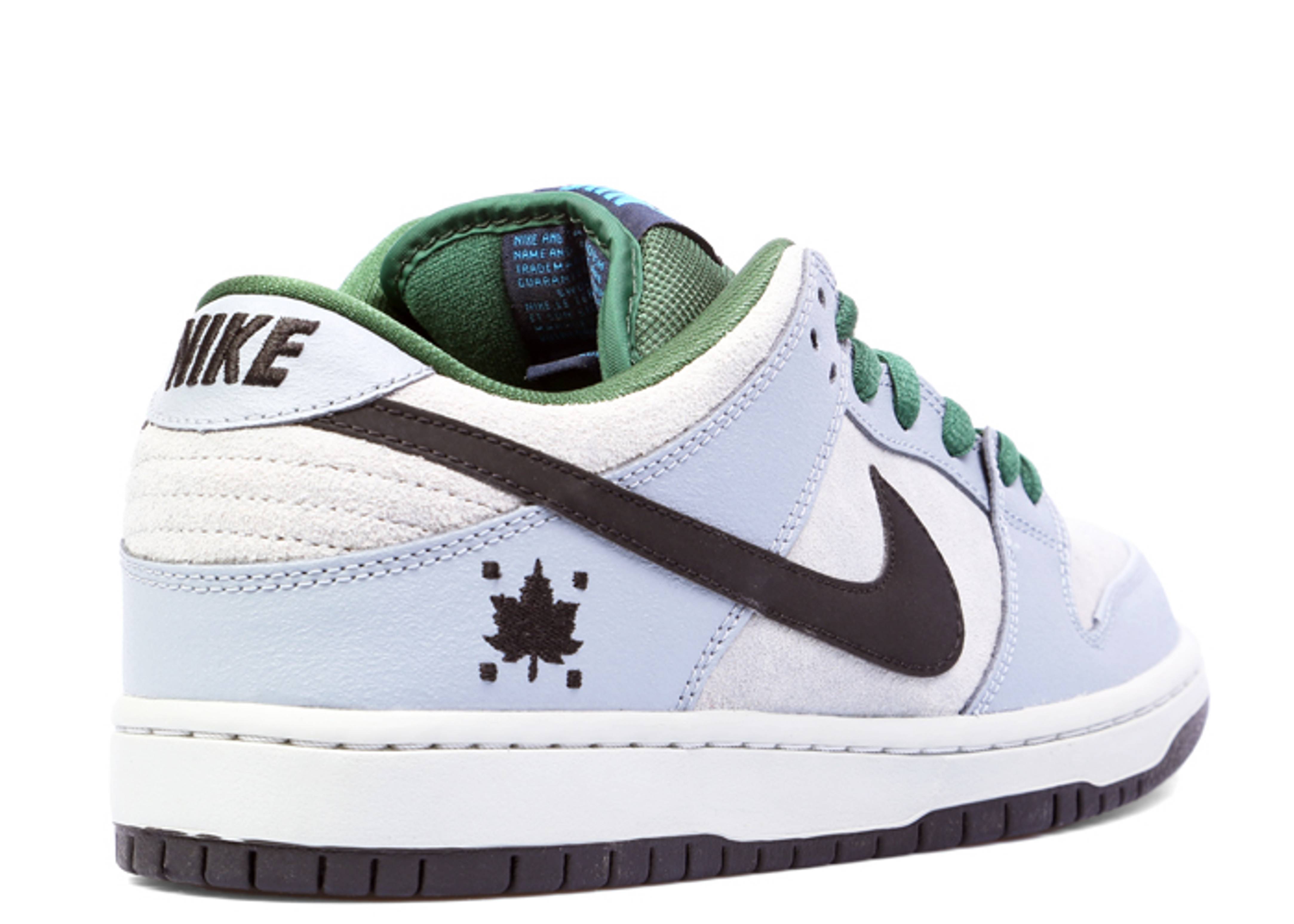 nike dunks maple