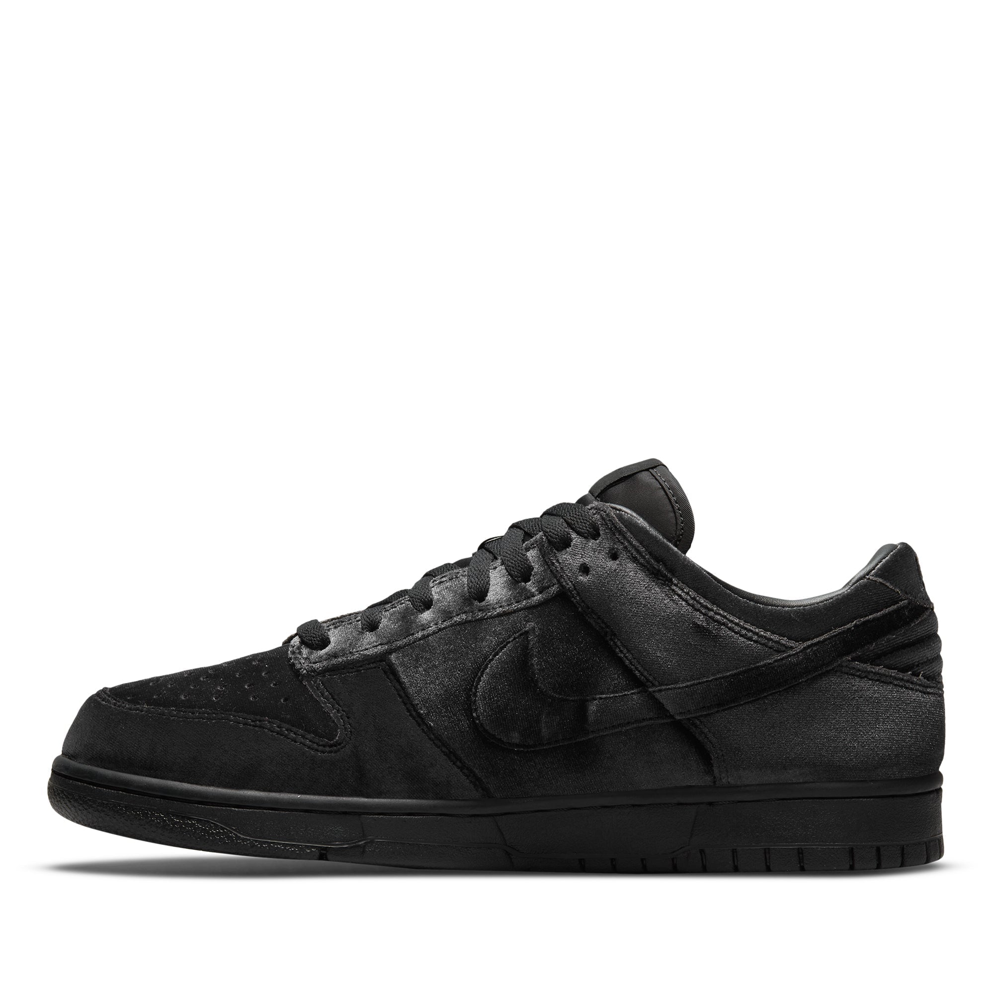 triple black dunk low